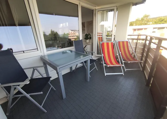 Pools, Sauna Und Balkon Mit Panoramablick