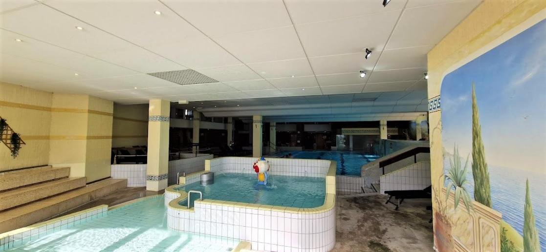 Pools, Sauna Und Balkon Mit Panoramablick Apartment