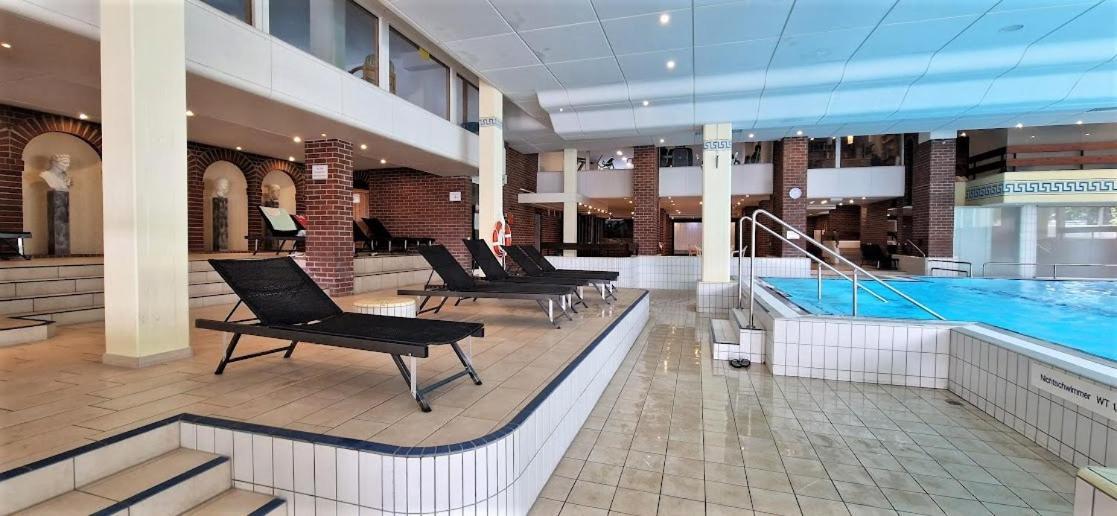 Pools, Sauna Und Balkon Mit Panoramablick Apartment