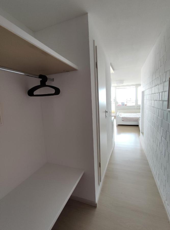 Pools, Sauna Und Balkon Mit Panoramablick