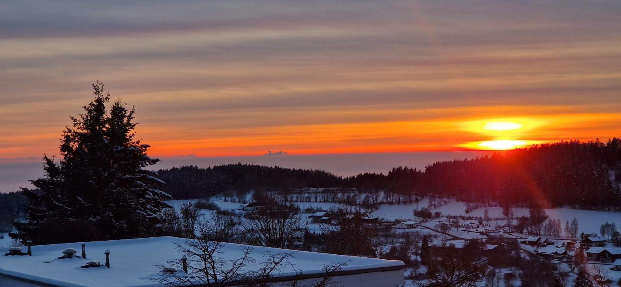 Pools, Sauna Und Balkon Mit Panoramablick
